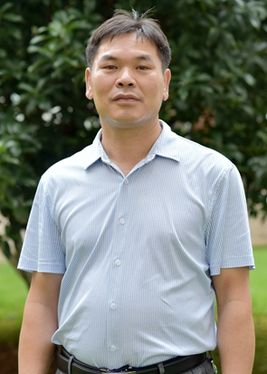 副校长 李铁