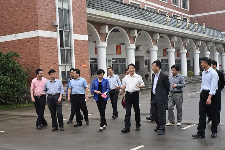 宜春市委常委,宣传部长袁川一行来宜春中学调研