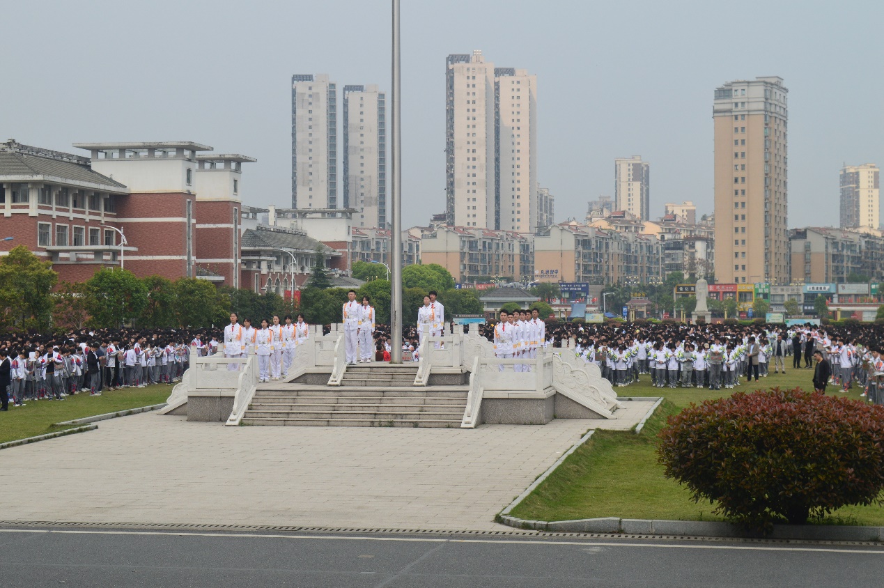 追求德智体美劳全面发展 - 江西省宜春中学